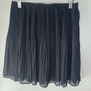 H&M Black Mini Crinkle Pleated Layered Mini Skirt Women’s Size 6